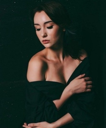 У меня есть опыт, чтобы осуществить твои скрытые желания. Я знаю, как доставить удовольствие и подарить незабываемые моменты в Москве 😏💋
Мои услуги включают разнообразие игр и ролевых сценариев, массаж тела и боди-массаж, глубокий орал, классический секс, анал и многое другое. Я всегда открыта для экспериментов и новых приключений, так что не стесняйся поделиться своими фантазиями со мной.
Мои фото настоящие, и я гарантирую, что буду выглядеть так же восхитительно и сексуально, как на них. Возможно, тебе уже ранее удалось услышать положительные отзывы обо мне - довольные клиенты всегда возвращаются ко мне снова и снова, и я готова стать твоей главной страстью и секретом.
Моя квартира находится в центре Москвы, где я создаю атмосферу роскоши и уюта для нашей встречи. Я также готова приехать к тебе, чтобы наши встречи остались полностью конфиденциальными и незабываемыми.
Так что, хороший мужчина, если тебе нужна незабываемая индивидуалка, которая подарит тебе невероятные моменты удовольствия - не пропусти шанс встретиться со мной. Жду твоего звонка 🔥💋 Даша